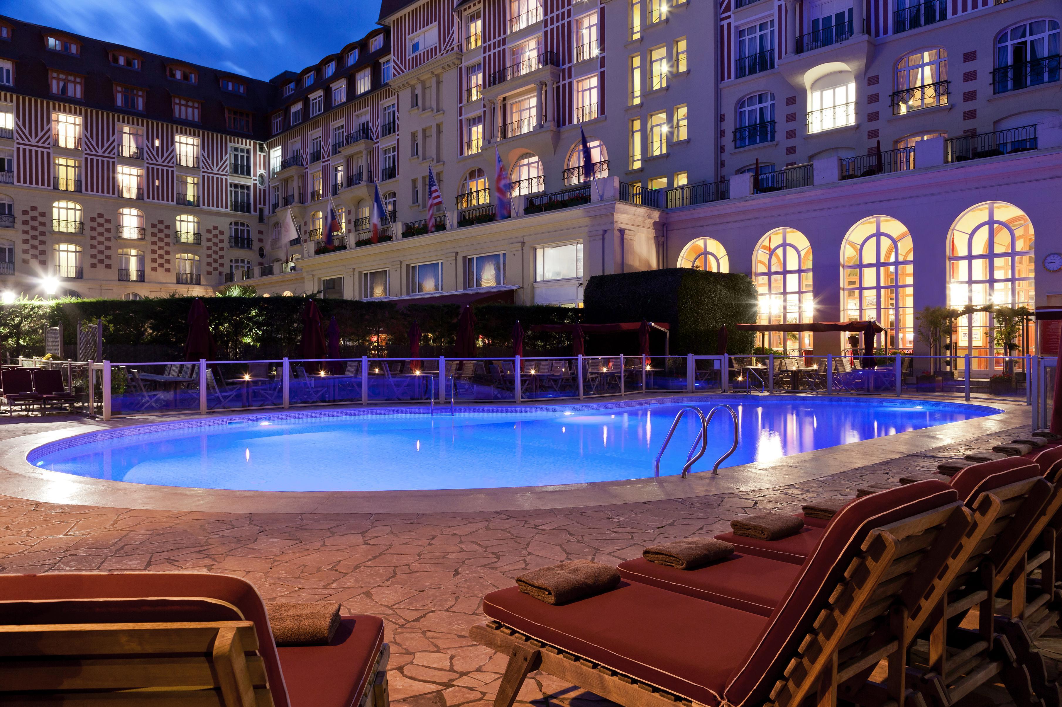 Hotel Barriere Le Royal Deauville Exteriör bild