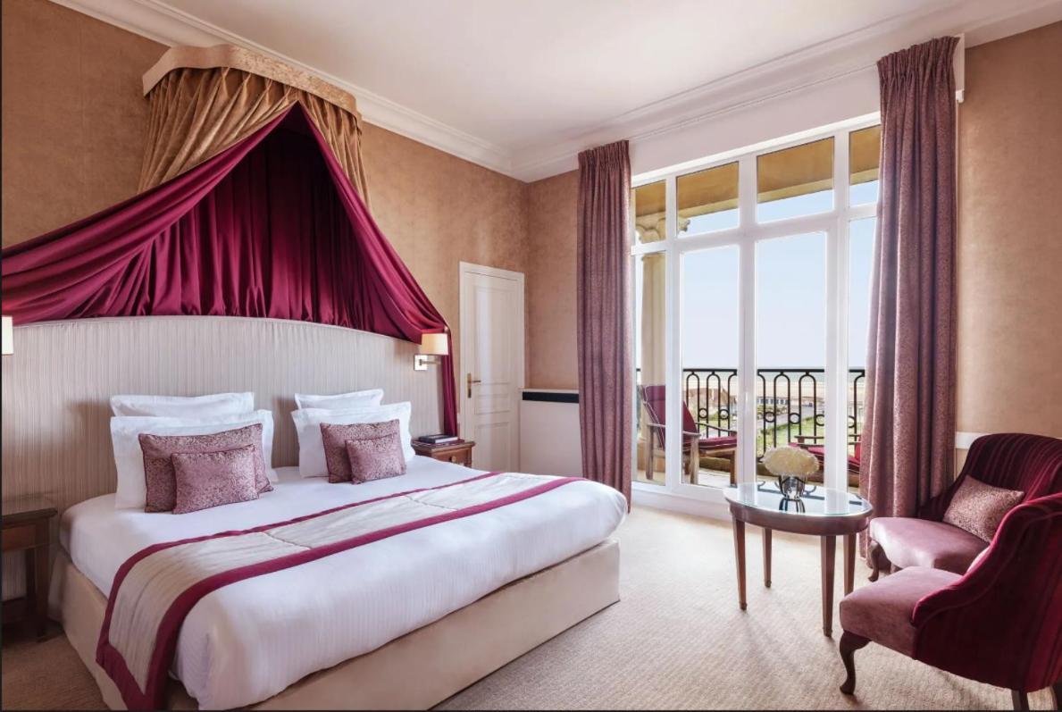 Hotel Barriere Le Royal Deauville Exteriör bild