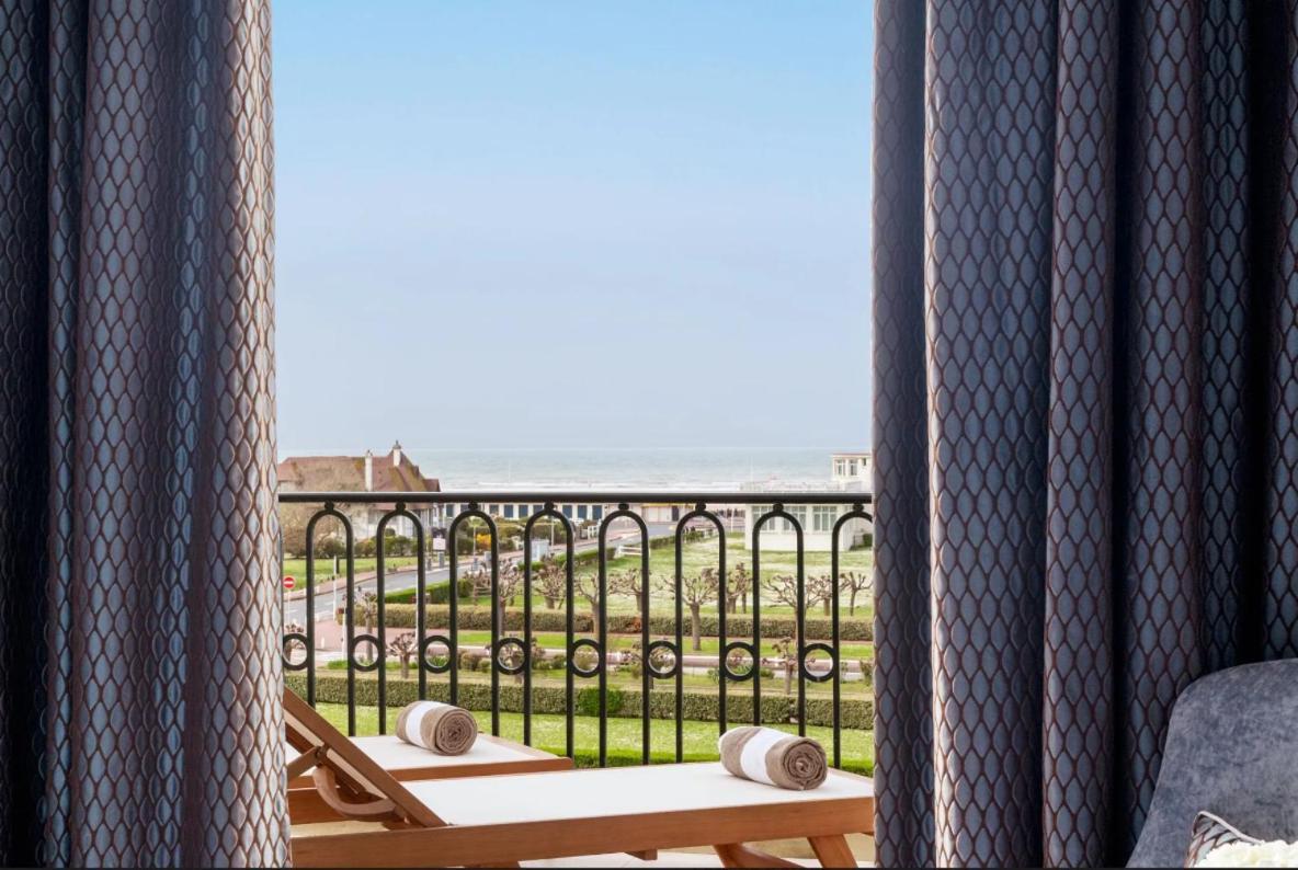Hotel Barriere Le Royal Deauville Exteriör bild