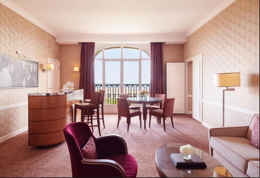 Hotel Barriere Le Royal Deauville Exteriör bild
