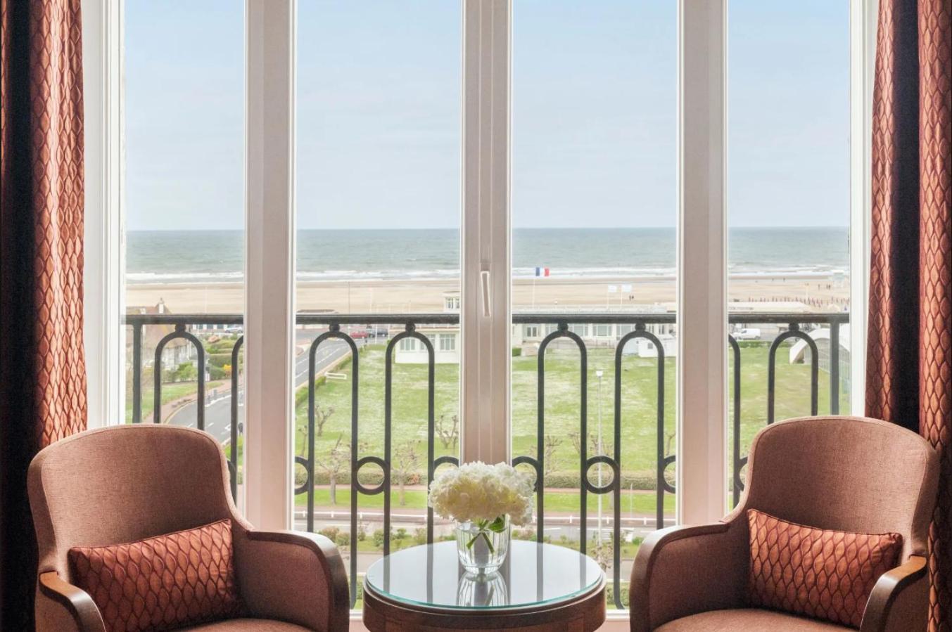 Hotel Barriere Le Royal Deauville Exteriör bild