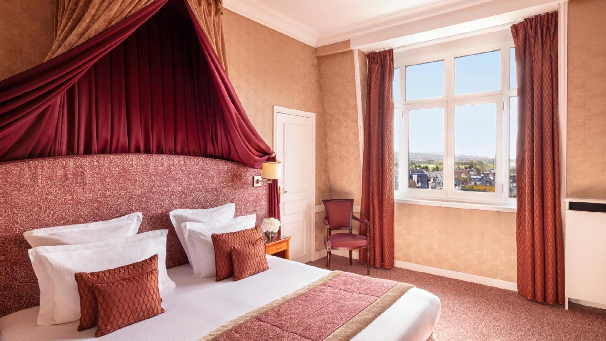Hotel Barriere Le Royal Deauville Exteriör bild